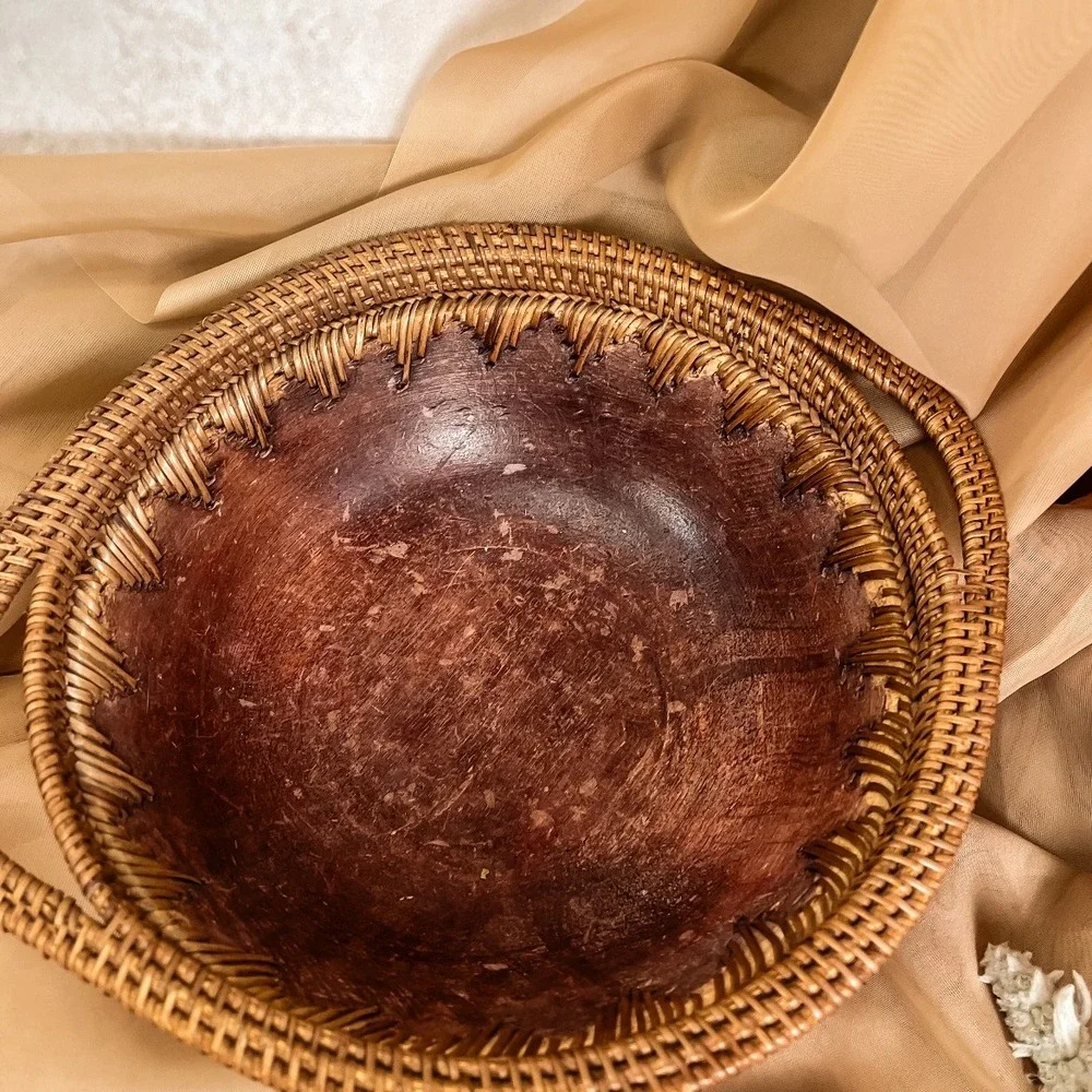 Hand‎ carved vintage offering bowl